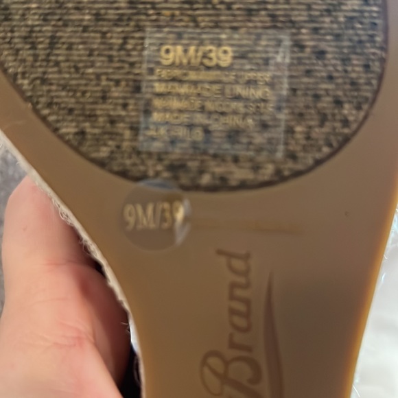 Lucky Brand Wedges Never Worn! Size 9 - Picture 15 of 16